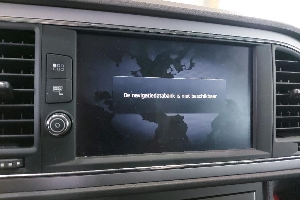 SEAT Leon 2019 photo 23