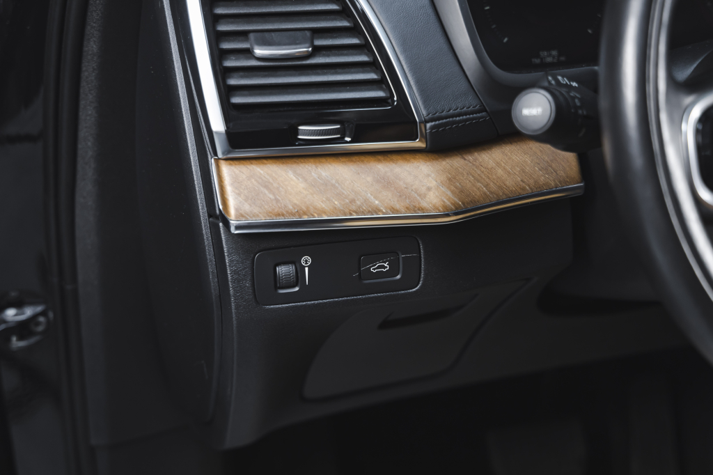 Volvo XC90 2015 photo 17