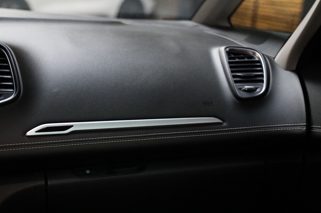 Renault Scenic 2017 фото 18