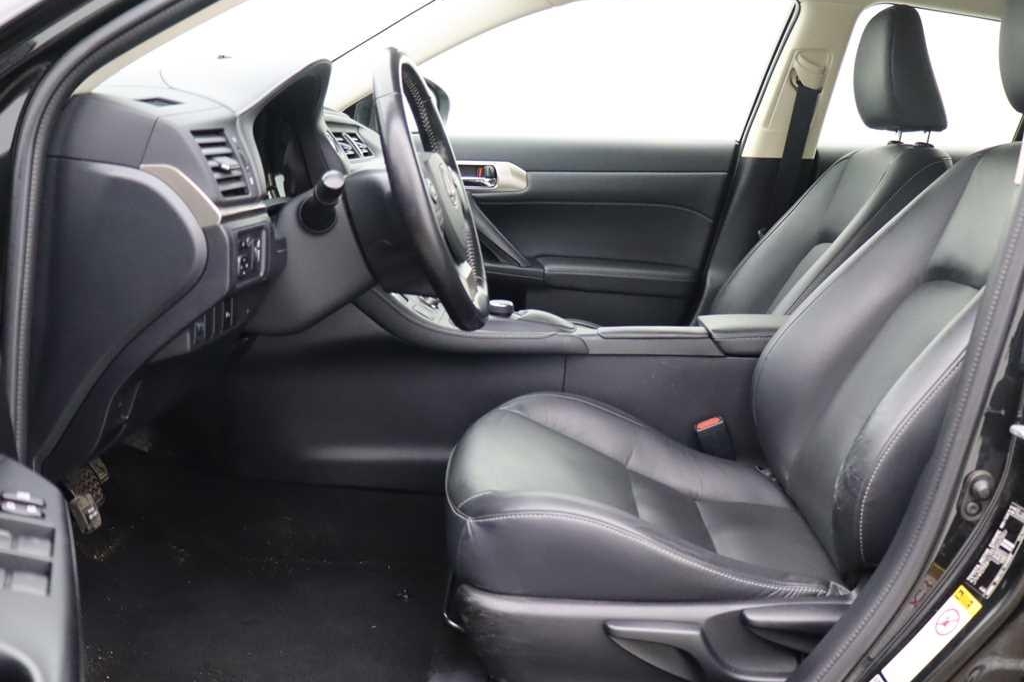 Lexus CT 2016 фото 7