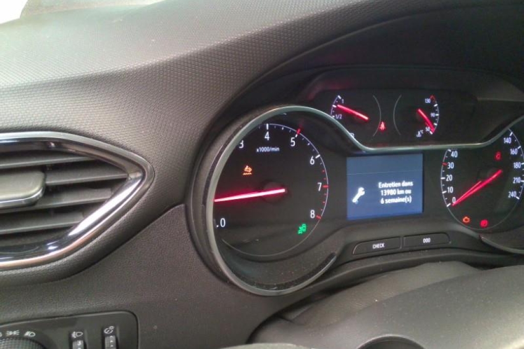 Opel Crossland X 2020 фото 7