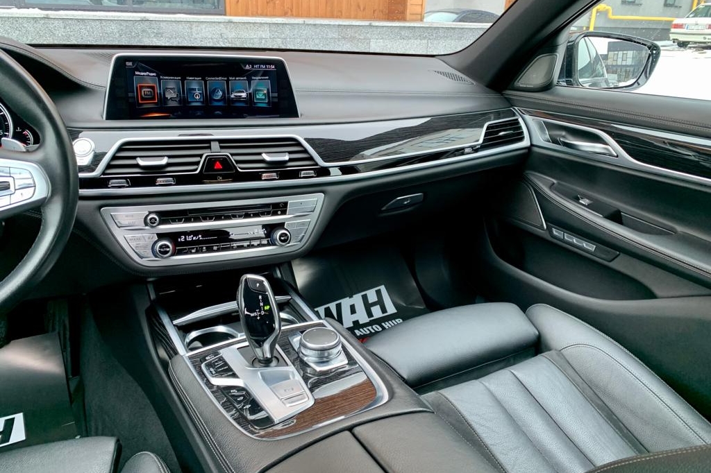 BMW 730 xDrive 2016 фото 14