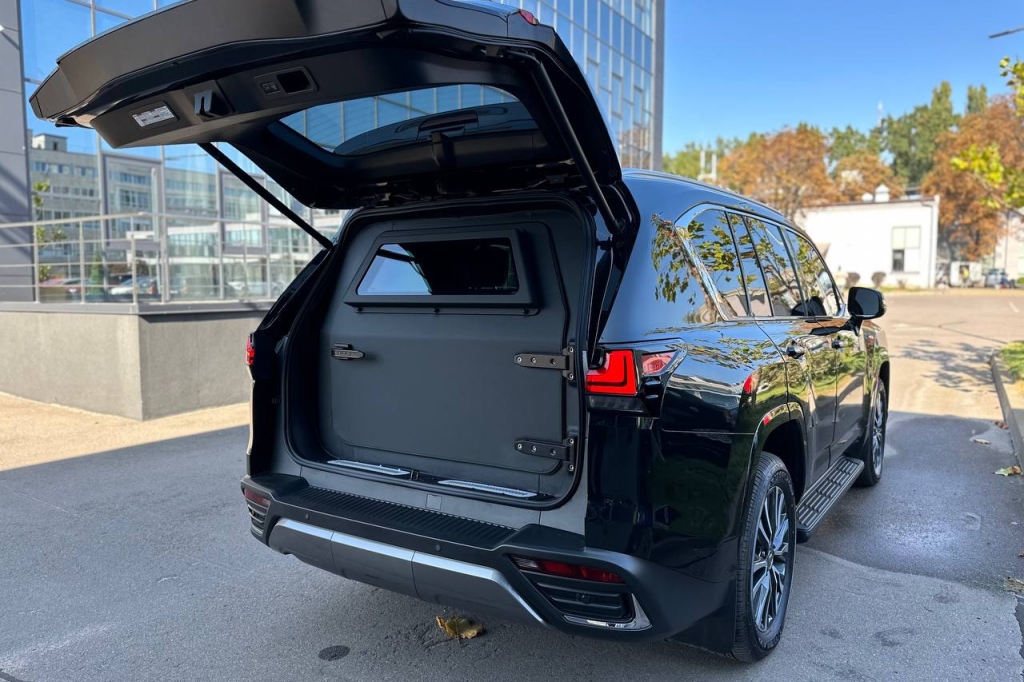 Lexus LX 500d 2023 фото 28