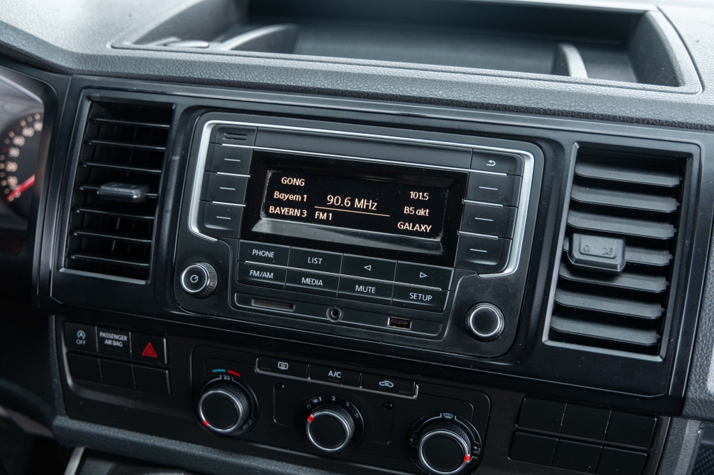 Volkswagen Transporter 2016 photo 17