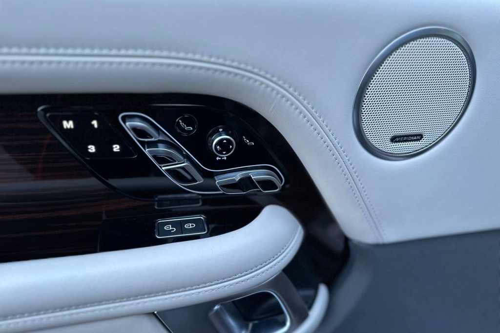 Land Rover Range Rover Autobiography 2020 фото 17