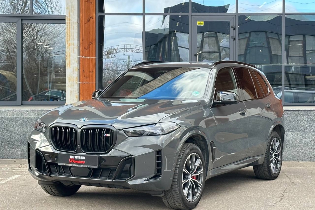 BMW X5 M60i 2024 photo 2