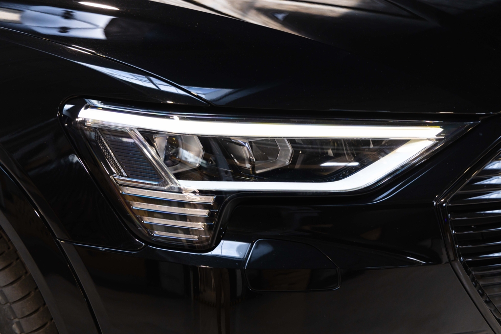 Audi e-tron 55 quattro 2019 фото 6