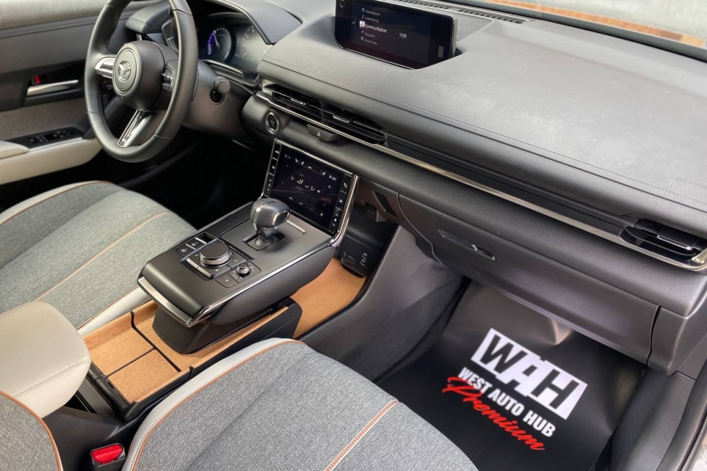 Mazda MX-30 2020 фото 10