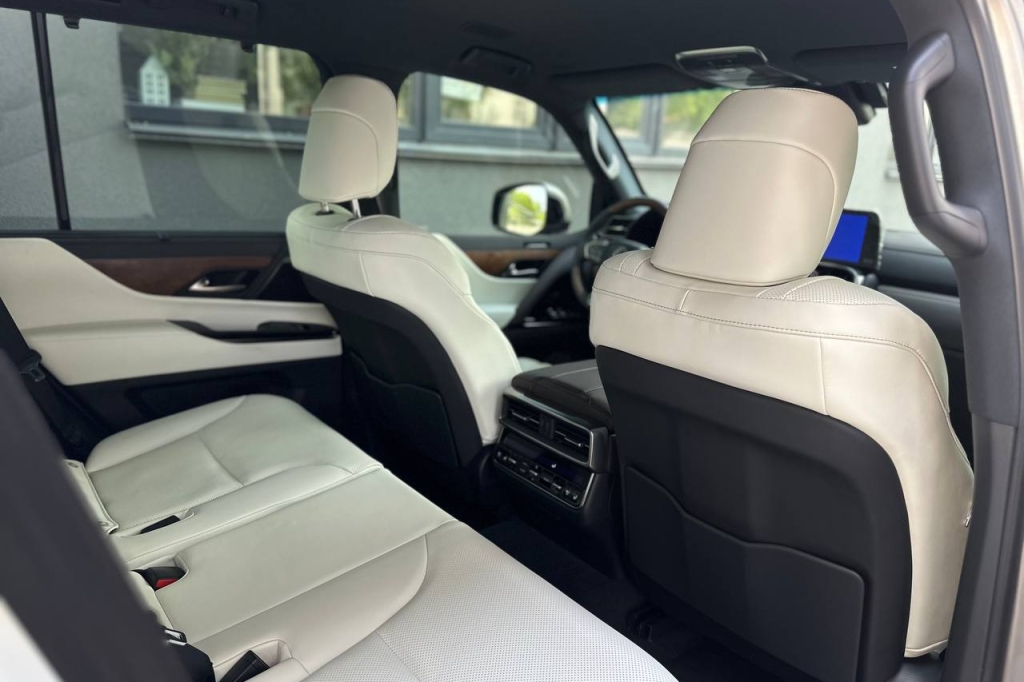 Lexus LX 500d 2022 photo 15