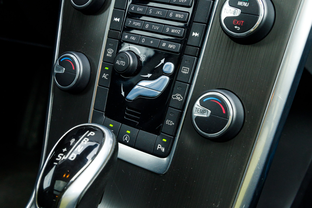 Volvo XC60 2015 photo 15