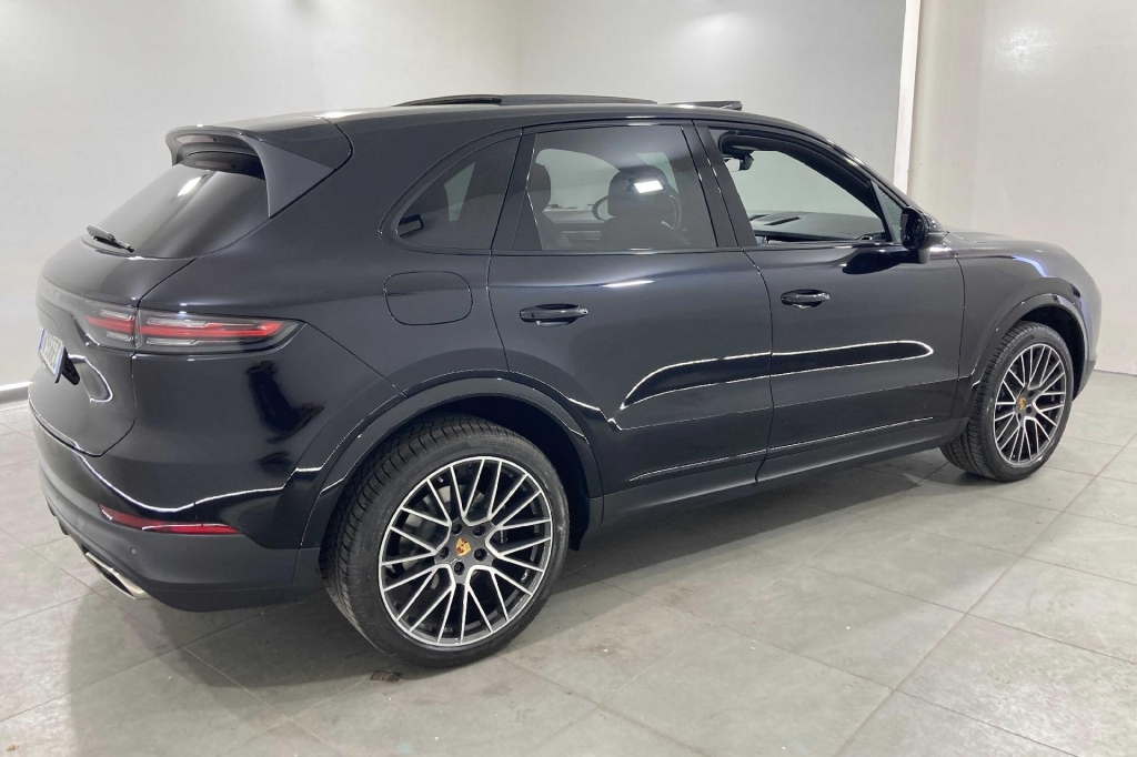 Porsche Cayenne 2018 фото 1