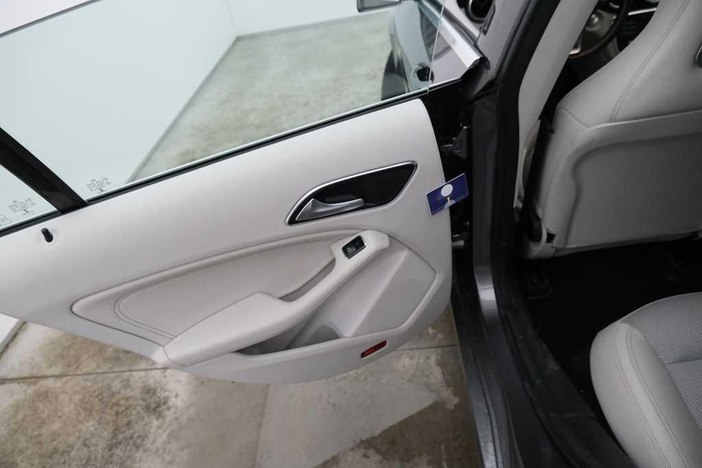 Mercedes-Benz CLA-Klasse 2017 photo 15
