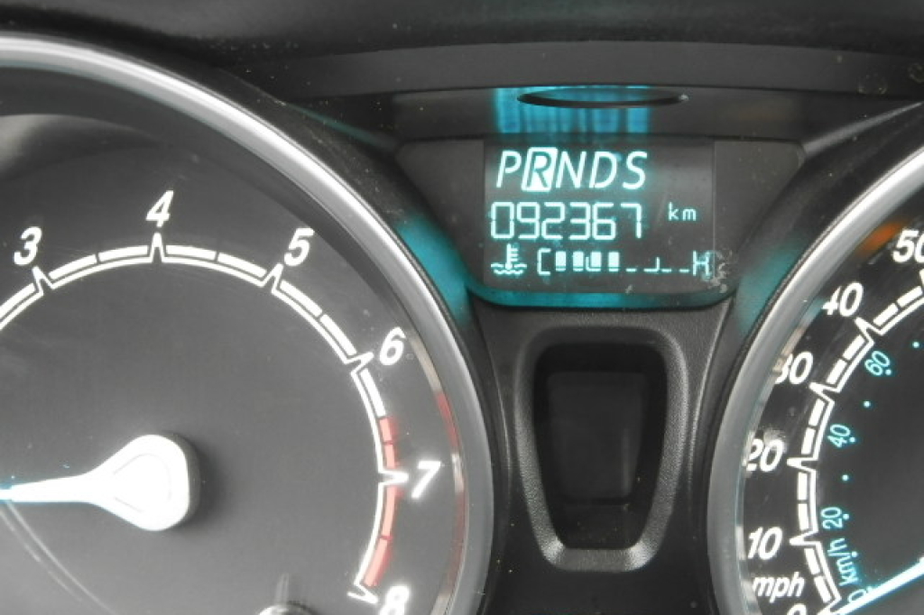 Ford Fiesta SE 2018 фото 8