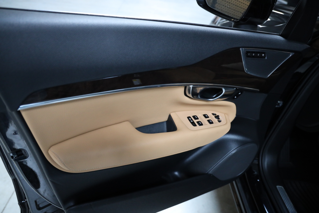 Volvo XC90 2019 photo 37