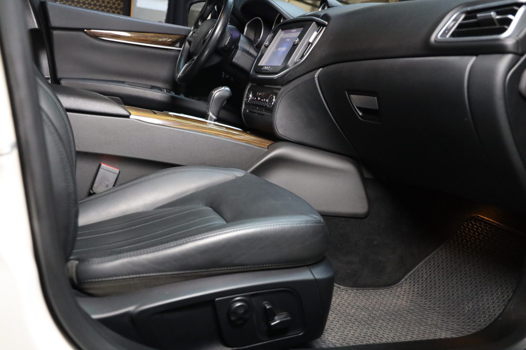 Maserati Ghibli 2013 фото 19