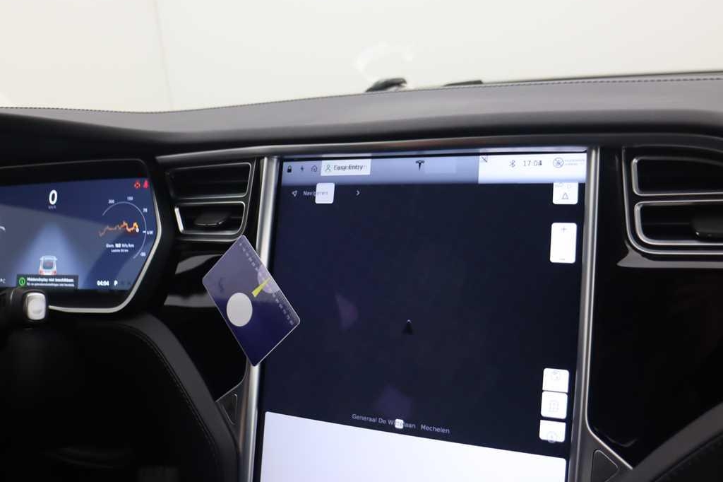 Tesla Model S 2016 фото 15
