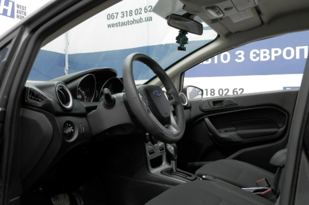 Ford Fiesta SE 2018 фото 13