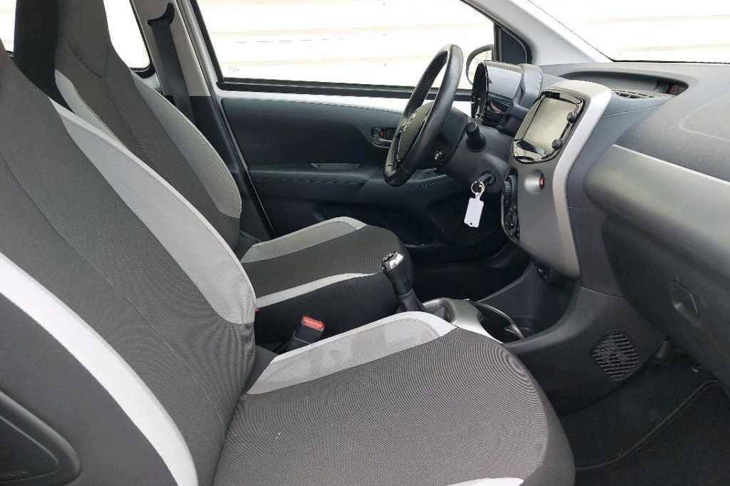 Toyota Aygo 2018 фото 5