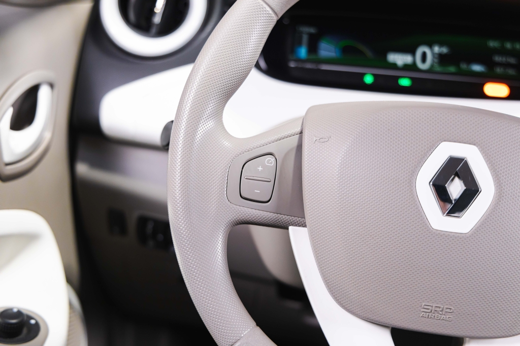 Renault Zoe 2018 фото 14