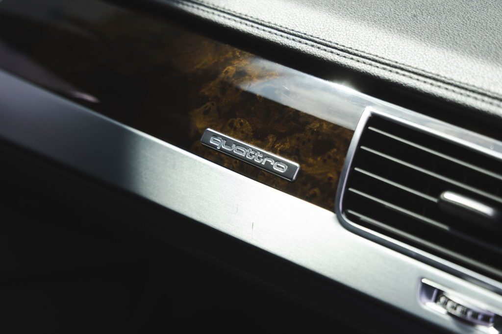 Audi A8 2015 фото 36