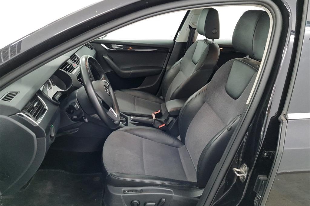 Skoda Octavia Combi 2018 photo 3