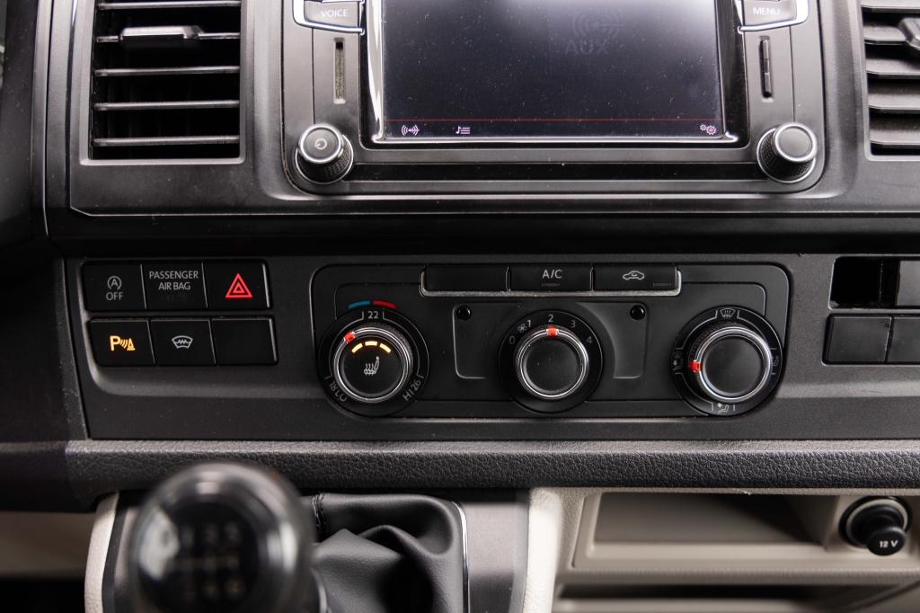 Volkswagen Transporter 2017 фото 16