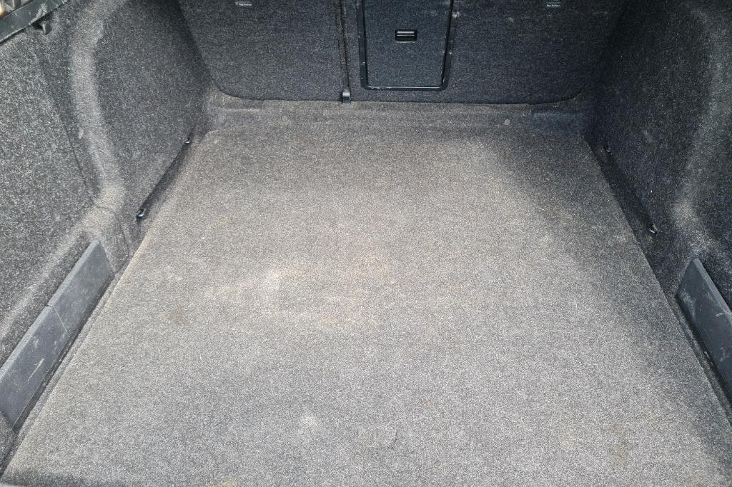 Skoda Superb Combi 2017 photo 39