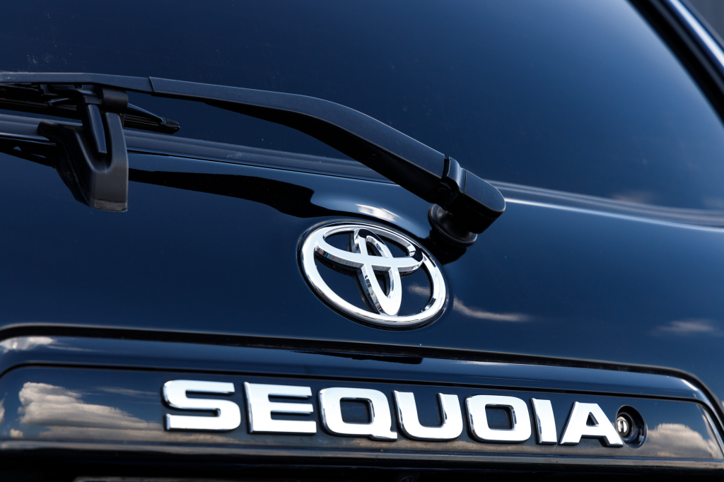 Toyota Sequoia 5.7 Dual VVT 2016 photo 34