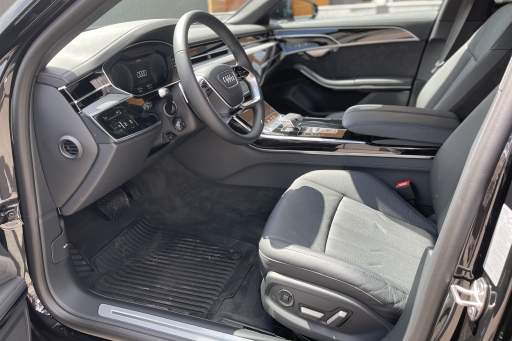 Audi A8 Long Black Stile 2020 фото 6