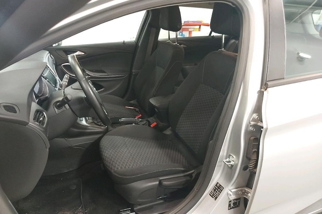 Opel Astra Sports Tourer 2016 photo 37