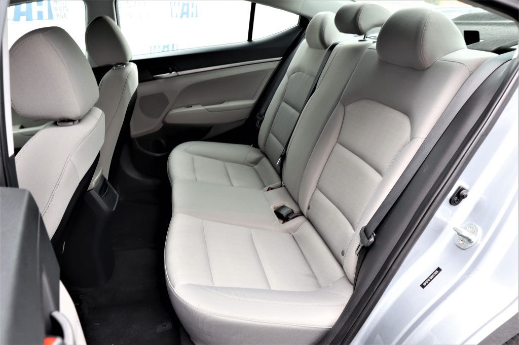 Hyundai Elantra SE 2017 фото 12