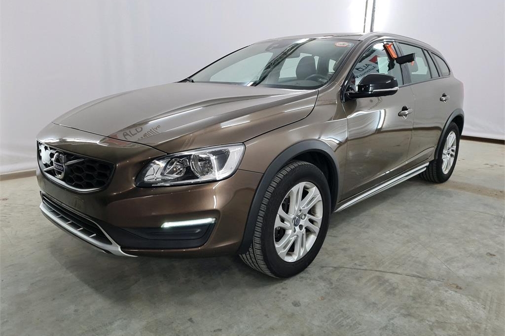 Volvo V60 Cross Country 2016 фото 3