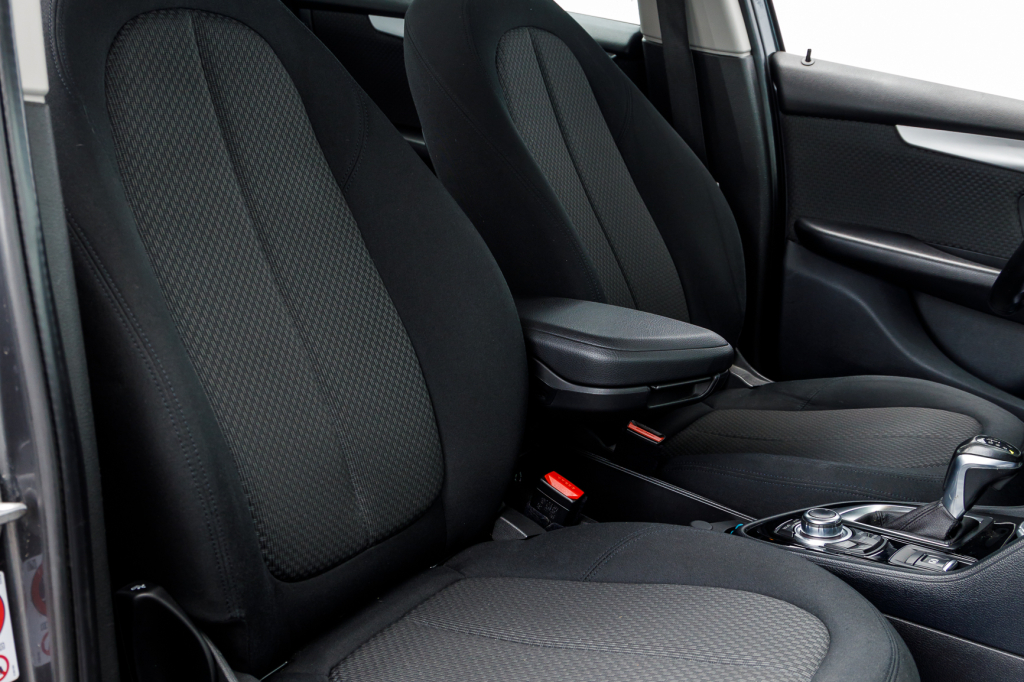 BMW 218 d 2015 фото 19