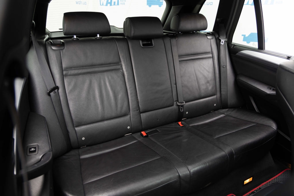 BMW X5 35i 2011 photo 32