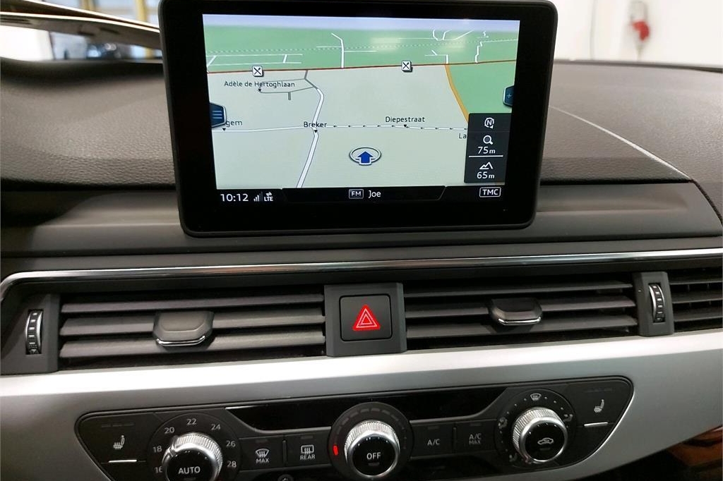 Audi A4 2018 фото 5