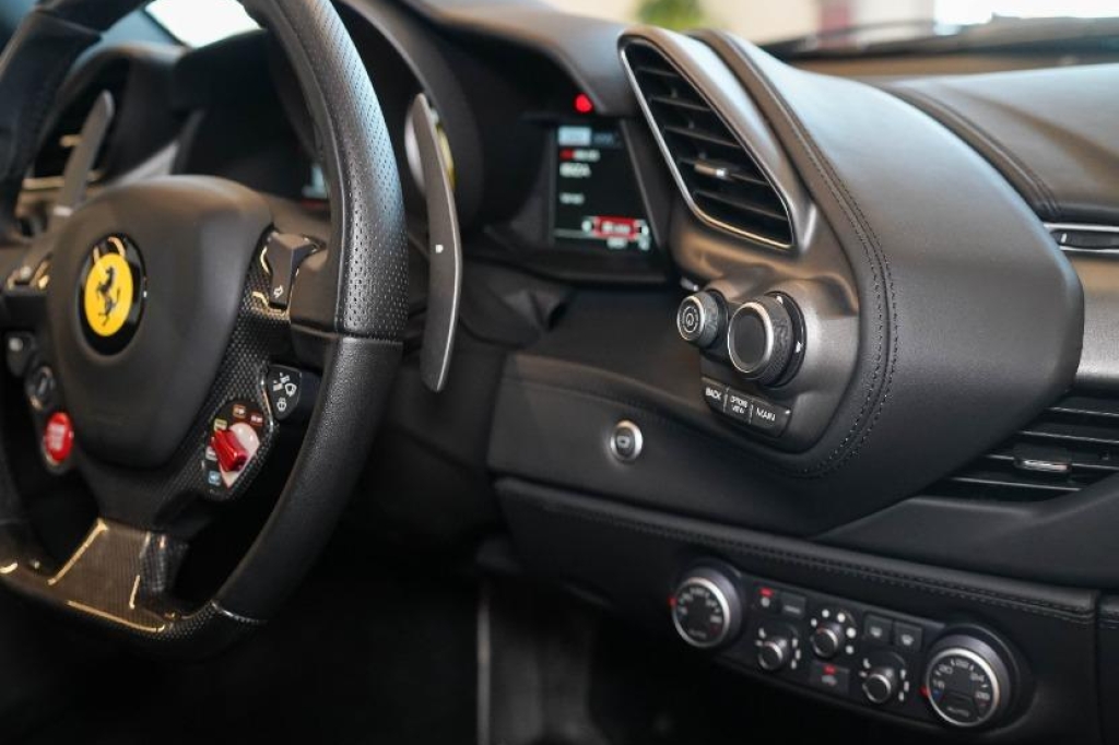 Ferrari 488 2019 фото 1