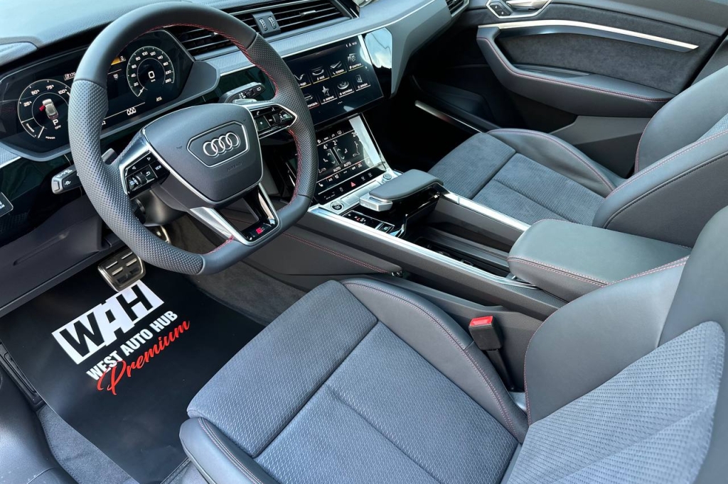 Audi Q8 e-tron 55 114 kWh Quattro S-line 2023 фото 12