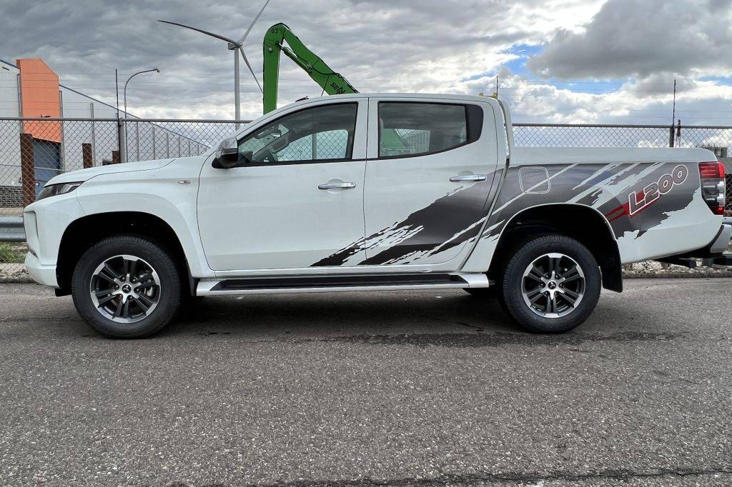 Mitsubishi L200 4x4 2.5D GLX Double Cab 2023 фото 6