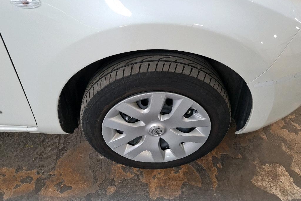 Nissan Leaf 2016 фото 21