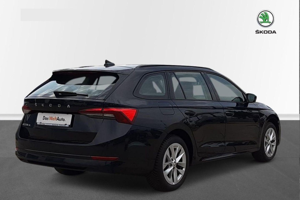 Skoda Octavia Combi 2020 фото 5