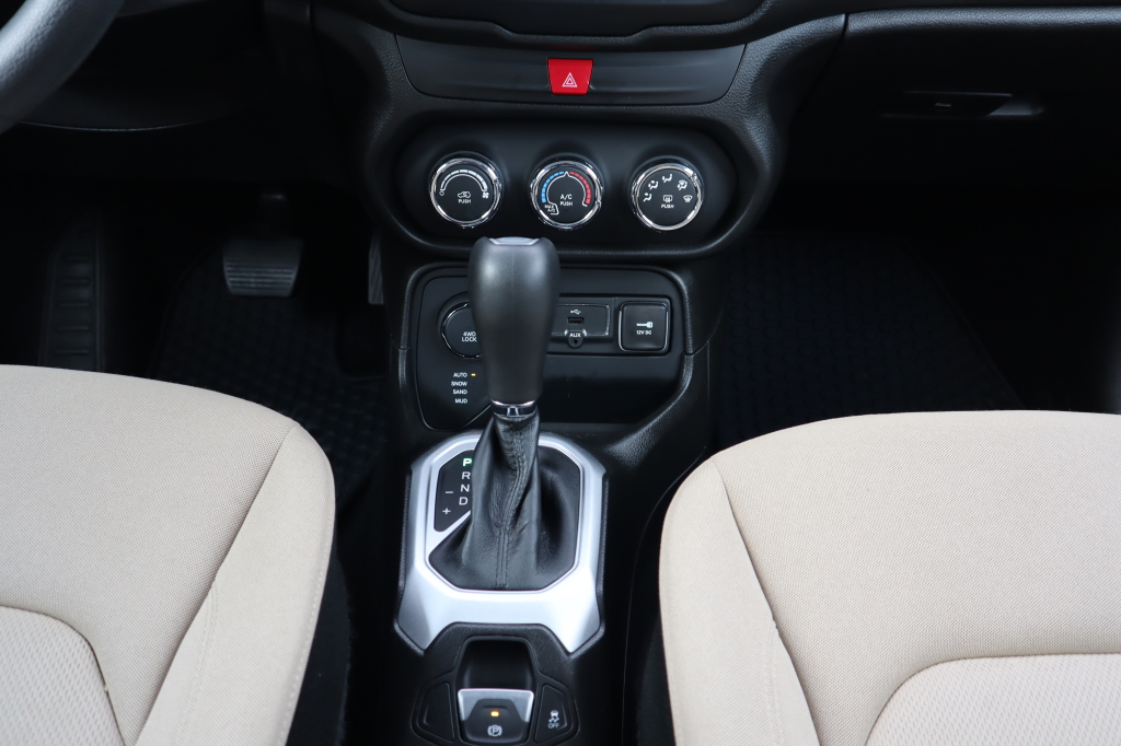 Jeep Renegade Sport 4x4 photo 17