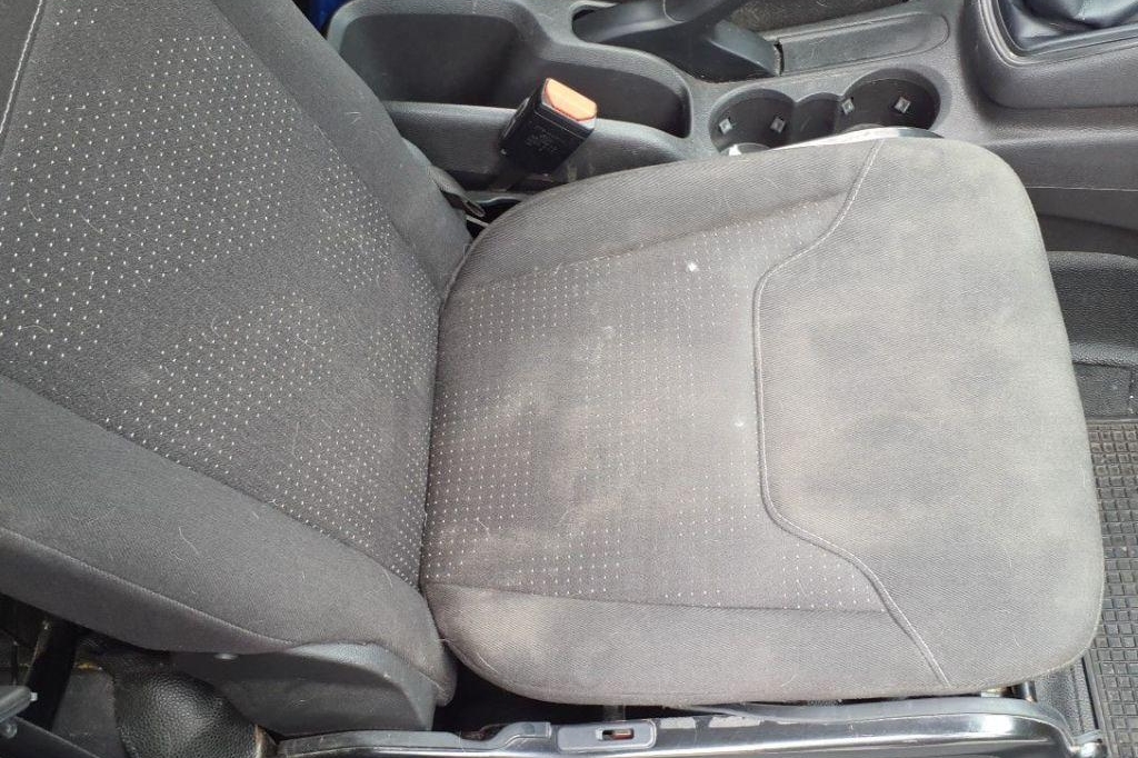 Ford Transit Courier 2016 photo 22