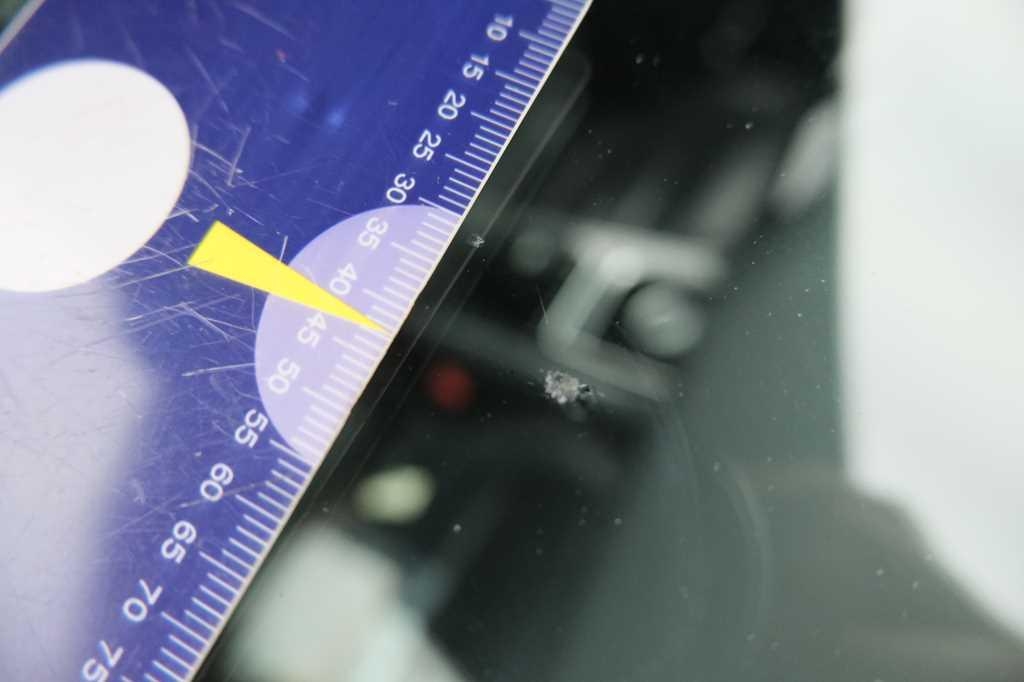 Jaguar XE 2015 фото 25