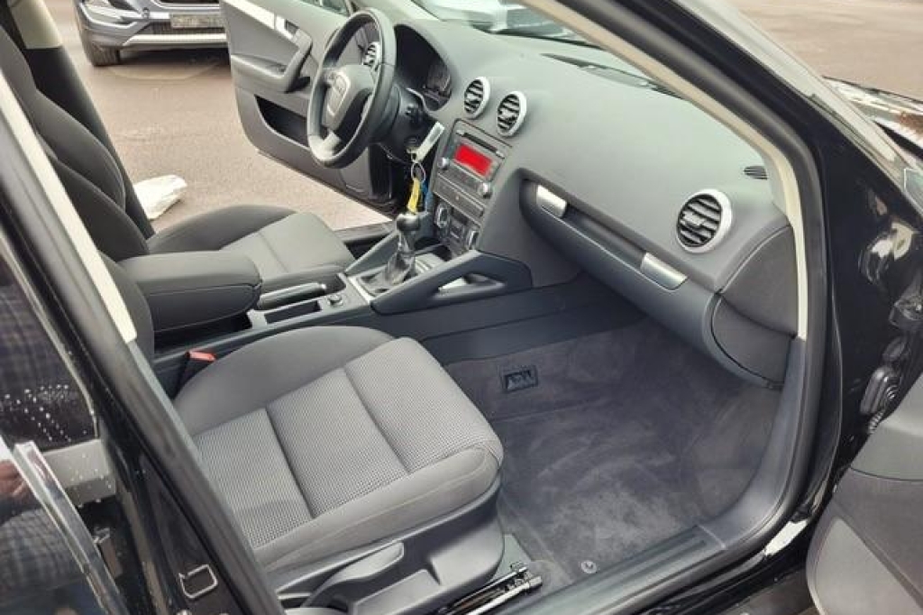 Audi A3 Sportback 2012 фото 3