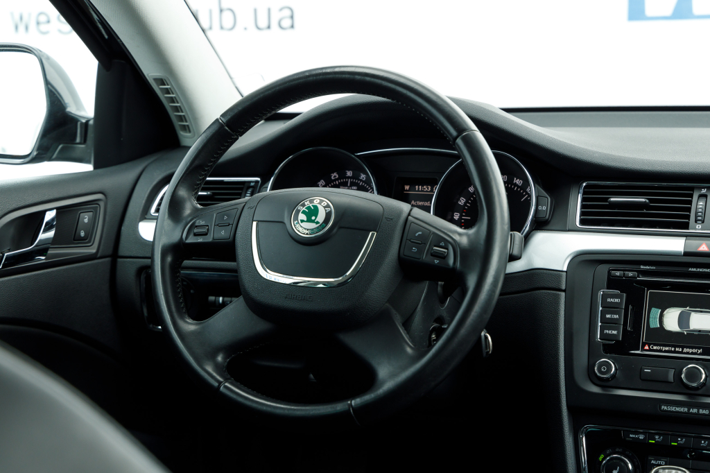 Skoda Superb Green Line 2013 photo 27