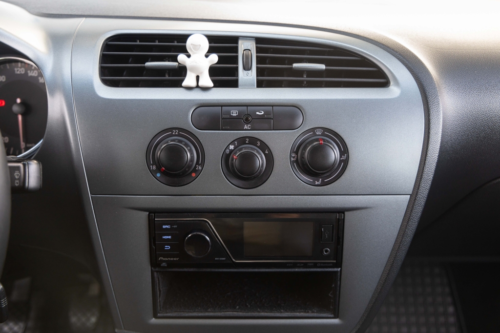 SEAT Leon 2006 фото 17