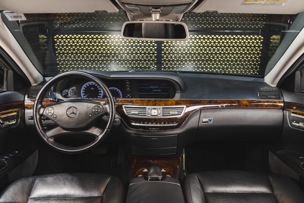 Mercedes-Benz S-Class 2011 photo 40