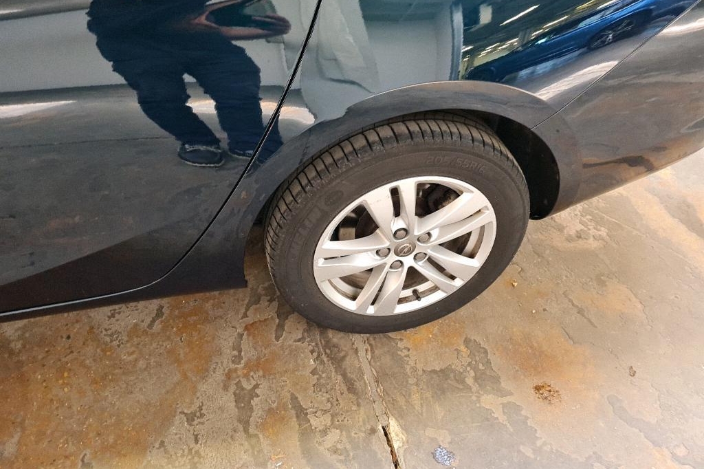 Opel Astra Sports Tourer 2017 photo 9