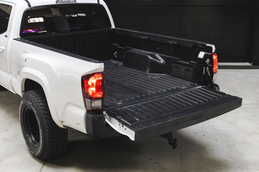 Toyota Tacoma 2018 фото 12