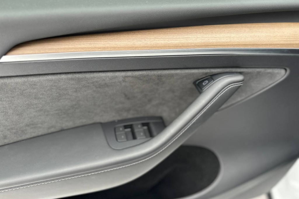 Tesla Model Y Long Range 75 kWh Dual Motor  2022 photo 9